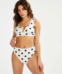 Bikini-Slip Mit Hohem Beinausschnitt Scallop
