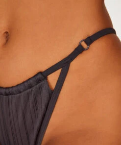 Hoch Ausgeschnittener Bikini-Slip Lisbon -Badebekleidung Verkauf 201291 2